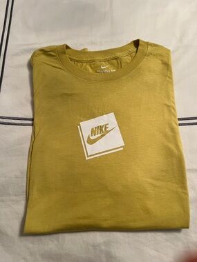 Nike Olive-Yellow Logo T-Shirt
